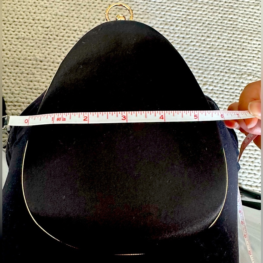 structured clutch black satin pearl gold chain and ring handle - Picture 17 of 17